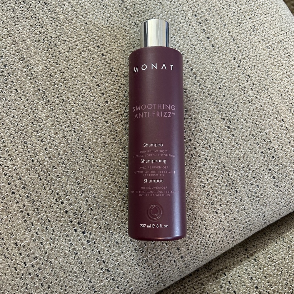 Monat Smoothing Anti-Frizz Shampoo